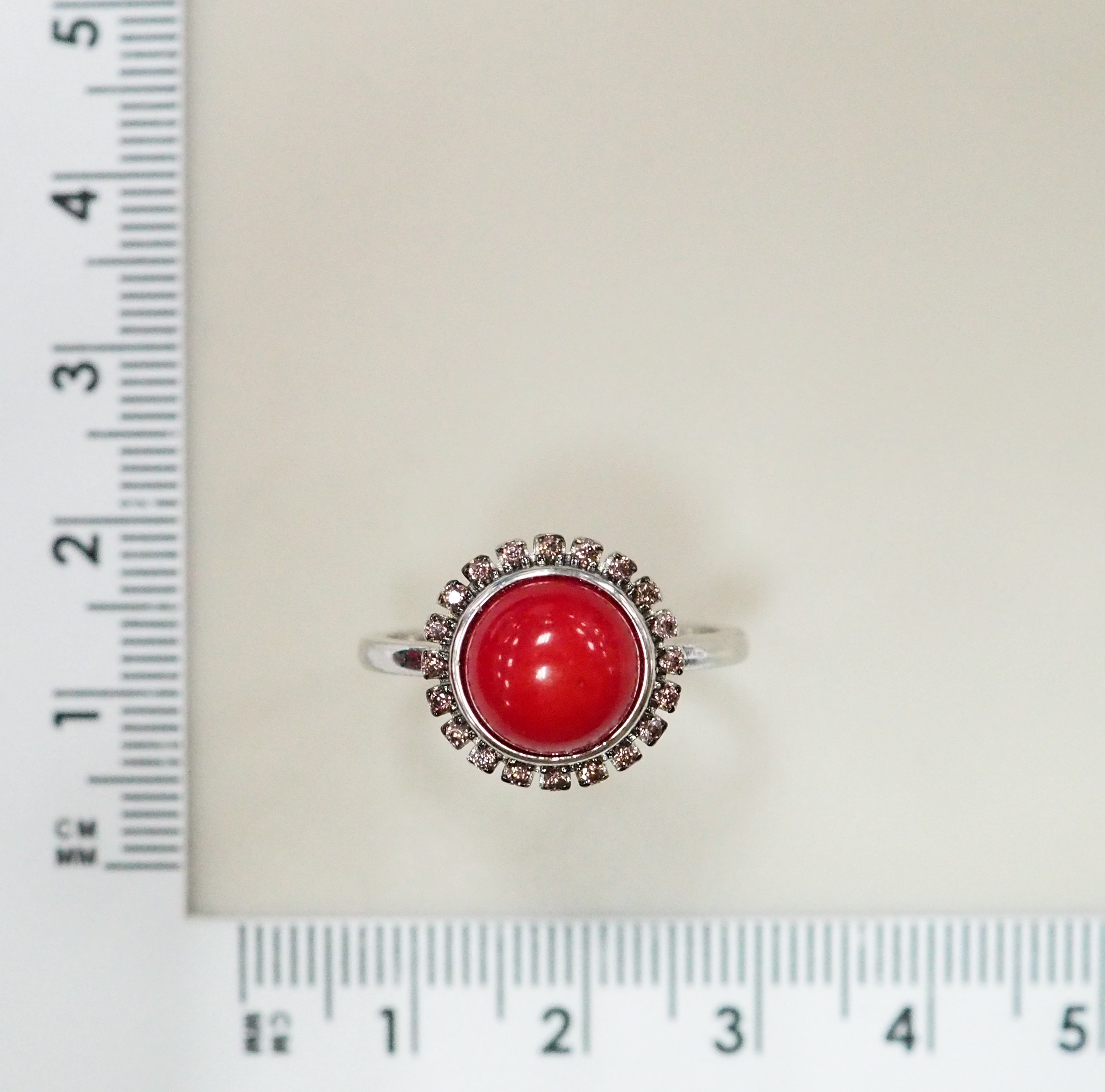 Серебряное кольцо с кораллом